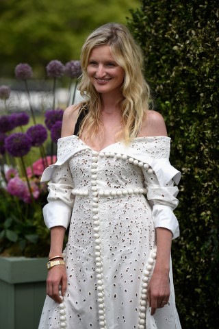 700065097 AJ 5759 E15B180199BCC8A39BA8148084F6F20C